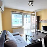 With Large Balcony Апартаменти *